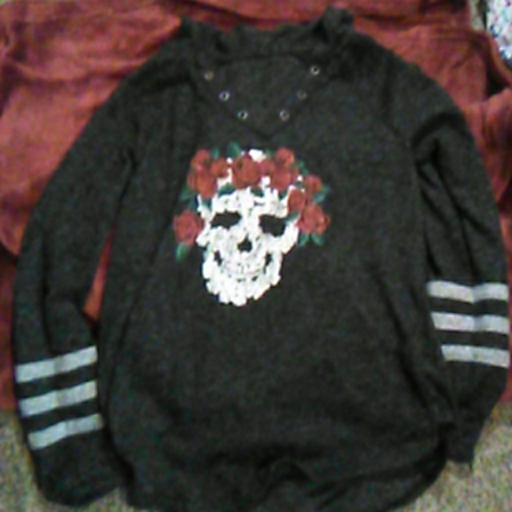 Woman long sleeve shirt with hood